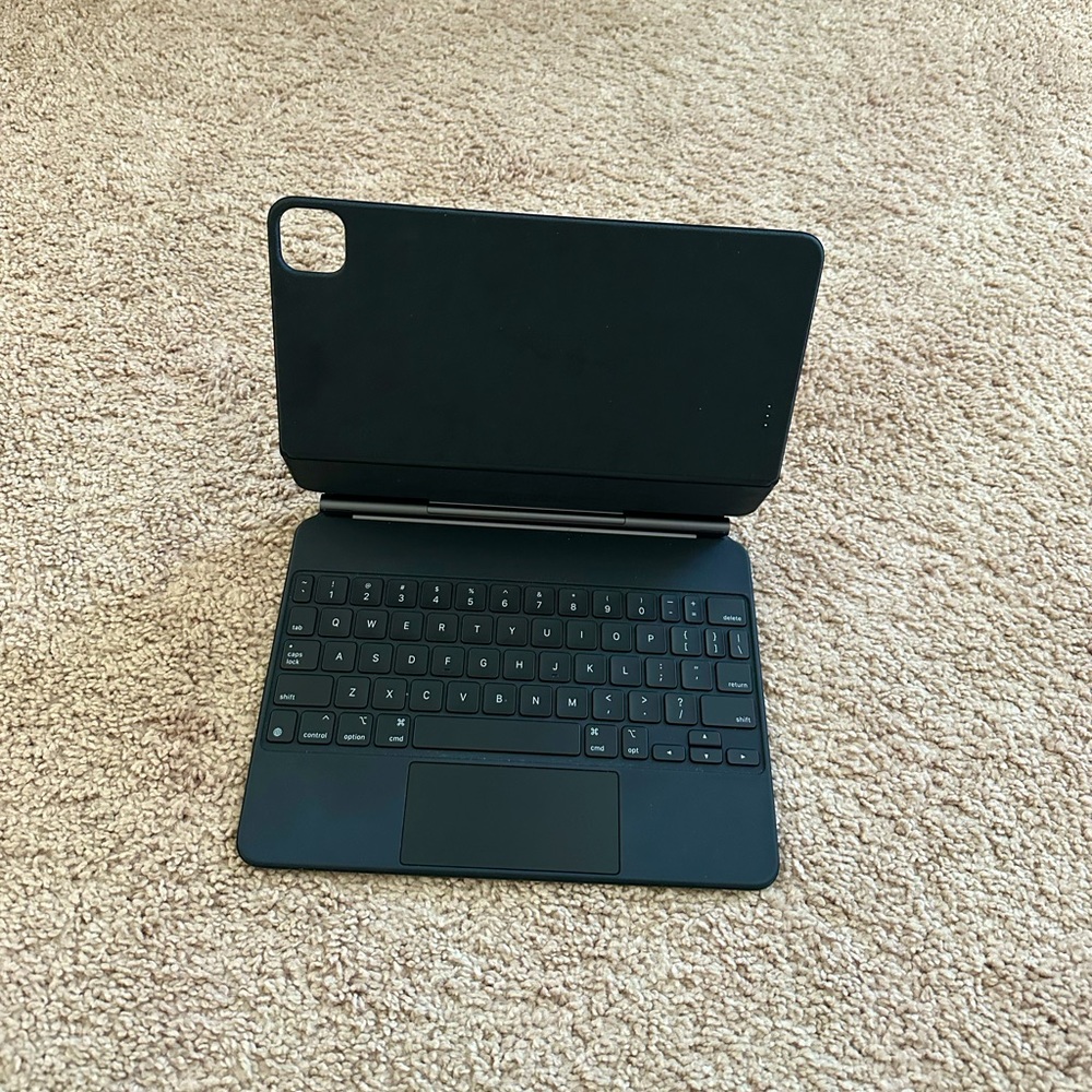 Apple | Black Magic Keyboard for 11 inch iPad Pro
